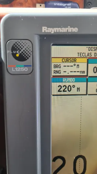 Sonda Raymarine L1250 Plus GPS Plotter Radar