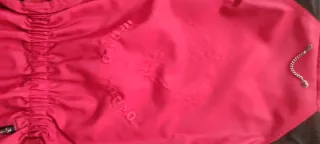 Chaqueta de moto roja y negra