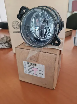 Faro Antiniebla Derecho VAG