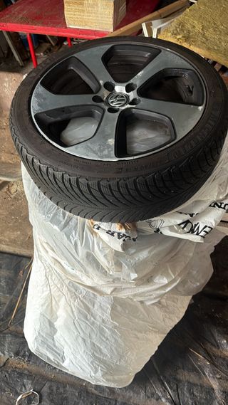 Juego de Llantas Originales Golf 7 GTI