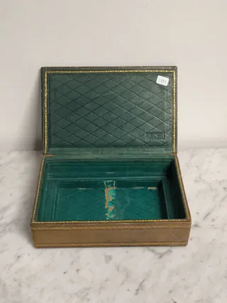 Caja antigua de cuero