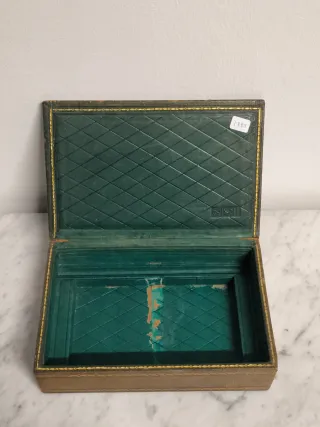Caja antigua de cuero