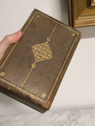 Caja antigua de cuero