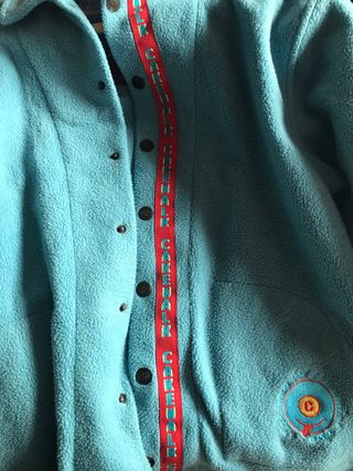 Sudadera azul con botones