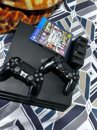 PS4 Pro 1TB + 2 Mandos