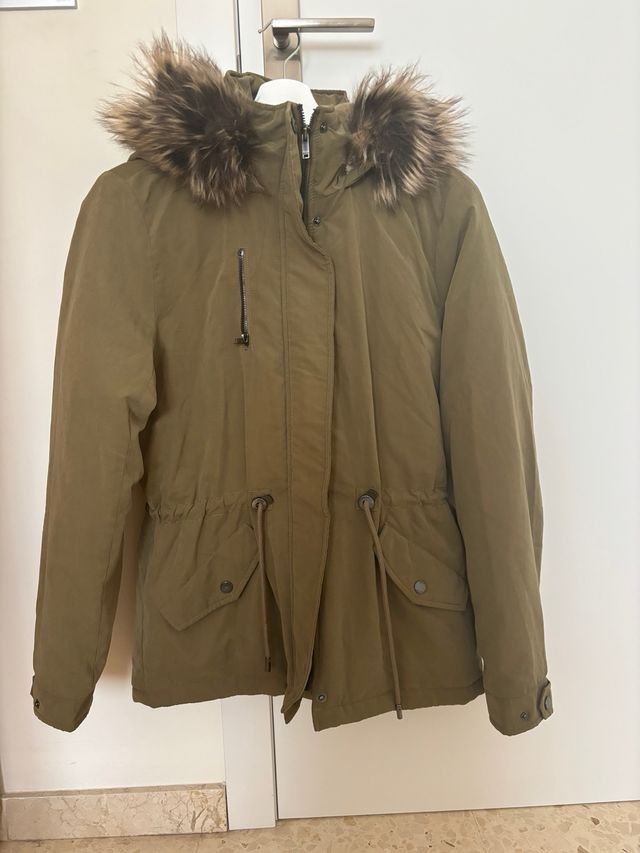 Chaqueta Only verde militar con capucha