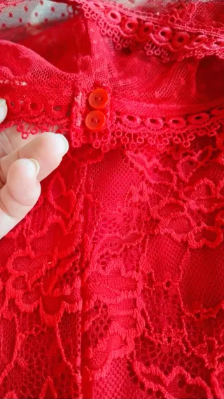 Vestido rojo oscuro encaje y tul