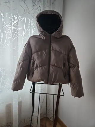 Cazadora acolchada gris