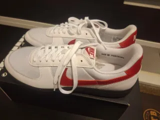 Nike Bambas Talla 47 Rojas y Blanca  Esta nueva