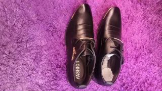Zapatos de vestir hombre negros y dorados