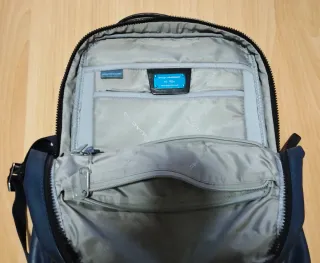 Mochila Piquadro Negra y Gris