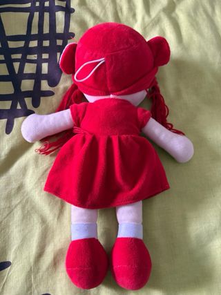 Muñeca de peluche Paula