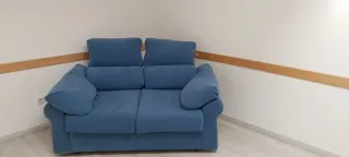 Sofá azul de tela buen estado