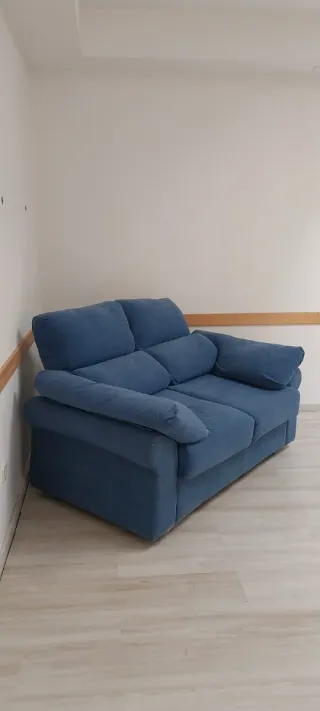 Sofá azul de tela buen estado