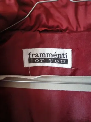 Cappotto lungo rosso con cappuccio