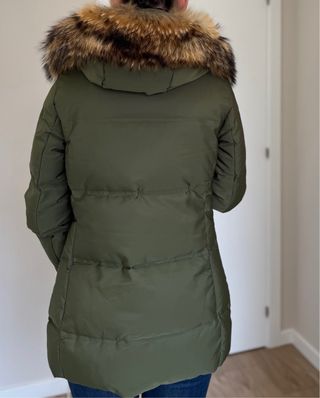 Plumífero Zara Talla XS con capucha de pelo