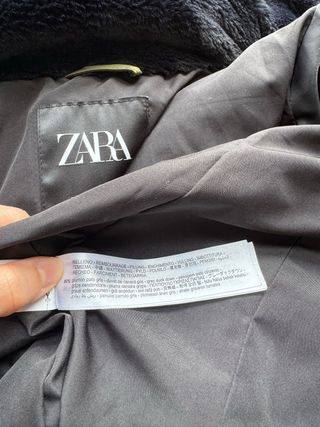 Plumífero Zara Talla XS con capucha de pelo