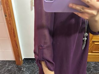 Blusa C&A Morada con Detalles Plateados y Collar