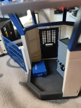 Estación de Policía Playmobil con Vehículo