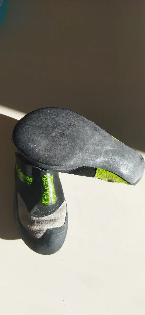 Pies de gato Simond Rock Junior. T-32