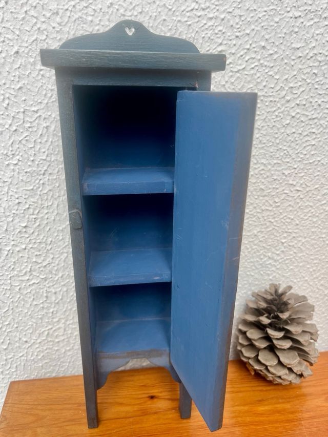 Mueblecito decorativo pintado a mano