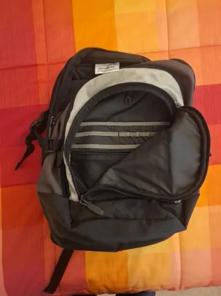 Mochila Samsonite Negra y Gris