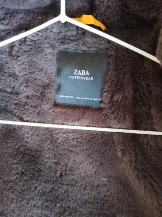 Chaqueta Zara Amarilla Talla XS con Capucha