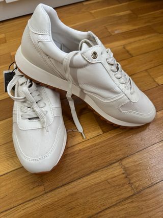 Zapatillas blancas