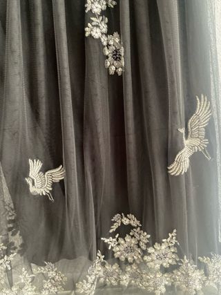 Falda tul bordada cisnes y flores en plateado