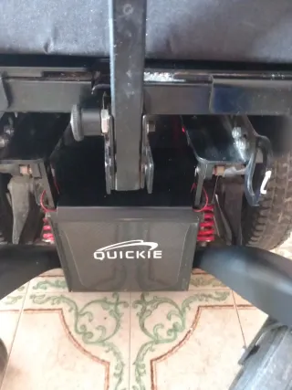 SILLA DE RUEDAS ELÉCTRICA MANUAL (Con cargador)