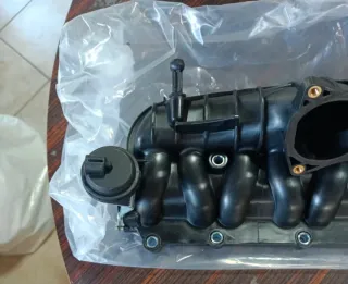 Collettore aspirazione auto