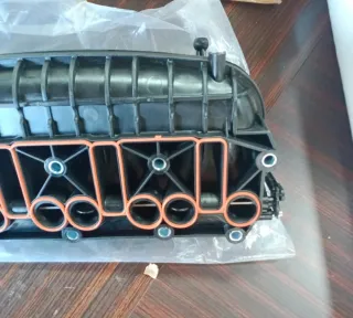 Collettore aspirazione auto