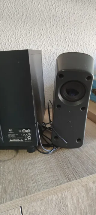 Altavoces Logitech Negros