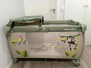 Cuna de viaje Babies R Us con colchón