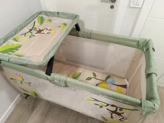 Cuna de viaje Babies R Us con colchón