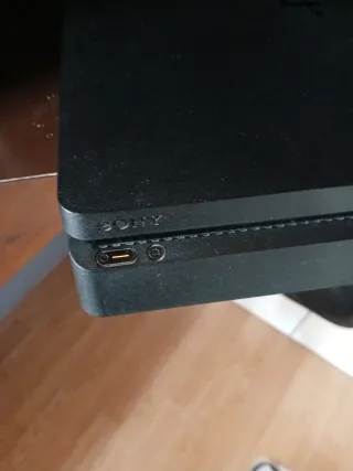 PlayStation 4 Slim 500GB Nera fia 21,23 controller