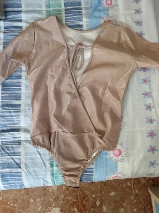 Body glitterato con incrocio schiena