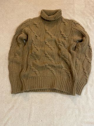 Maglione collo alto color cammello