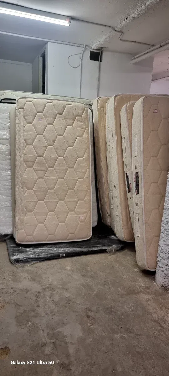 Bases  de madera y metal colchones de hoteles