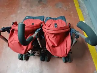Silla de paseo doble roja