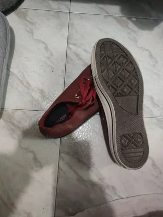 Converse Rojo Granate Talla 46 es de piel original