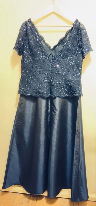 Vestido azul con pedrería talla entre 44 y 46