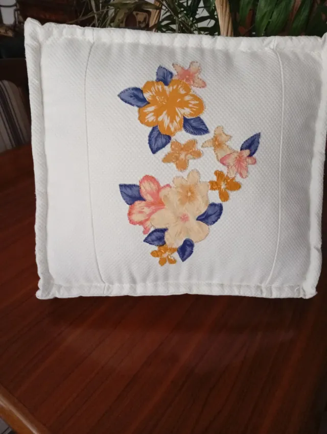Cojín de suelo desicorativo floral
