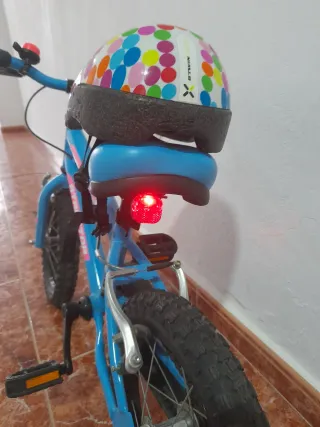 Bicicleta infantil azul y rosa