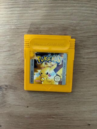 Pokemon Amarillo Game Boy Made in Japan