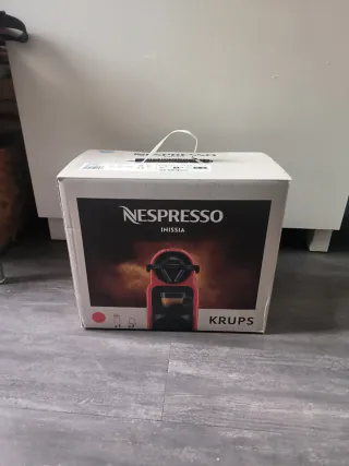 Cafetera Nespresso Inissia Krups Roja