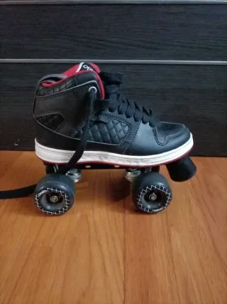 Patines negros estilo sneaker