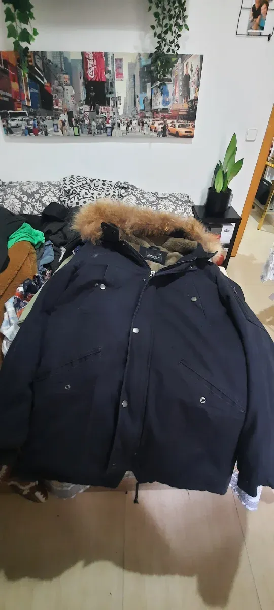 Chaqueta azul marino con capucha y pelo XL