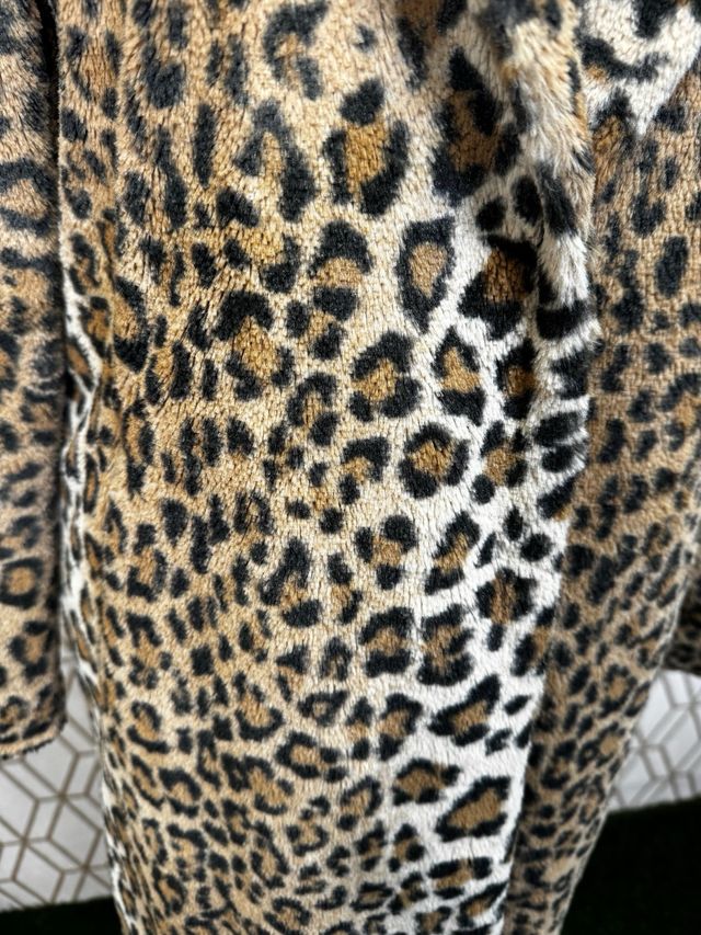 Abrigo pelo animal print
