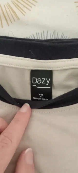 Camiseta Dazy manga raglán blanca y azul